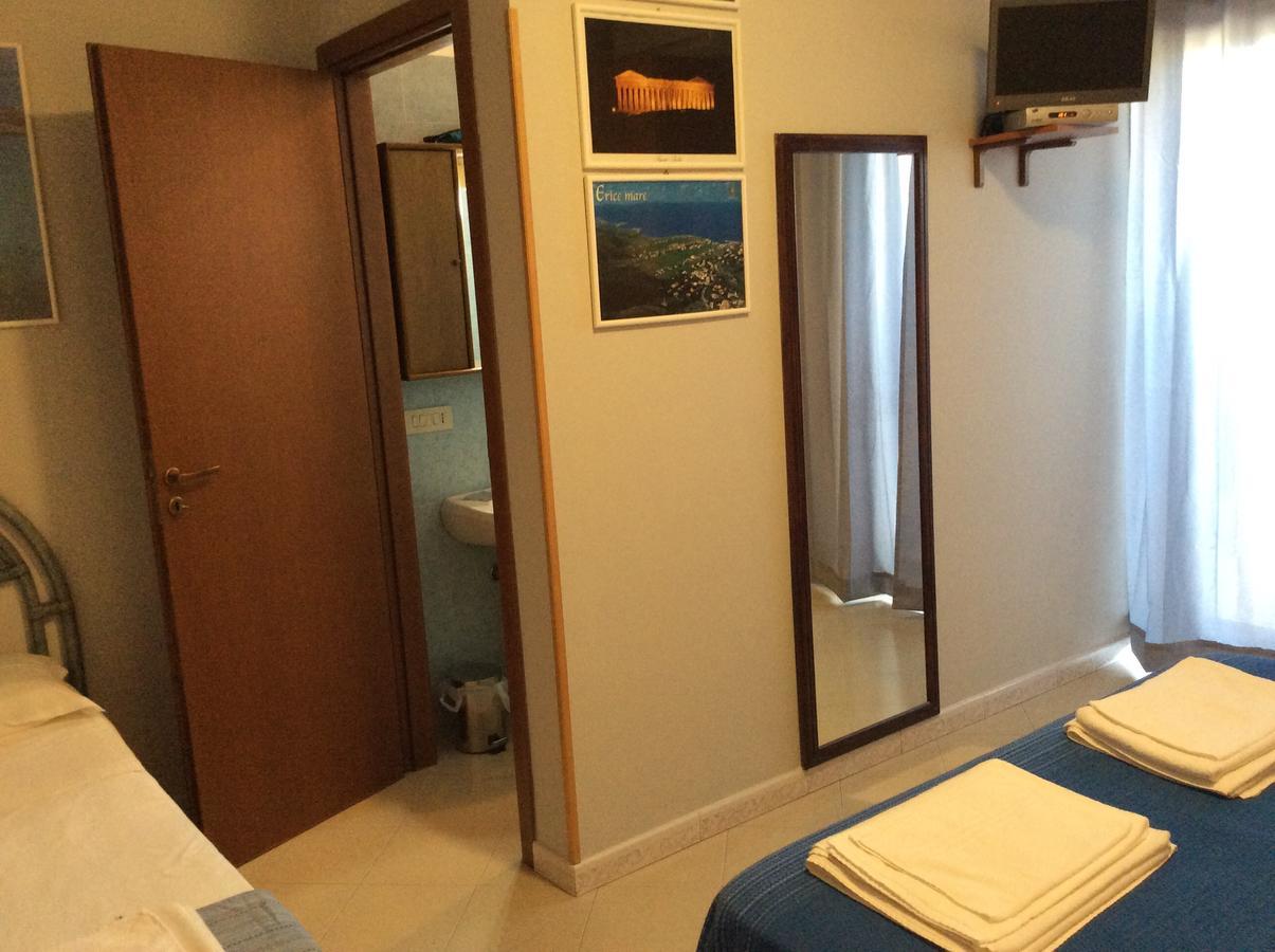 Orlando Vacanze Camere Erice Eksteriør billede
